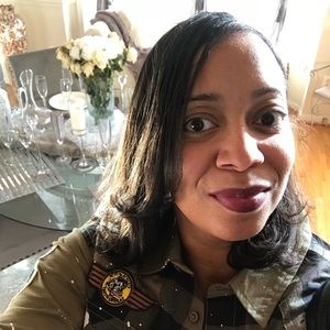 Meet your Posher, Deana